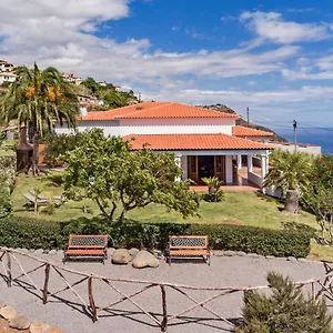 southern-sunny-house-by-travel-to-madeira.madeira-islandshotels.com/