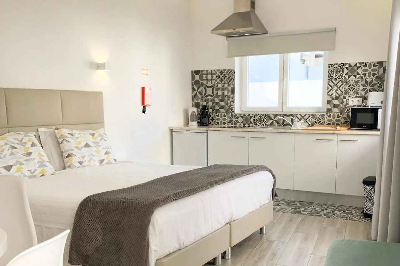Проживание в семье My Residence Алвор Португалия